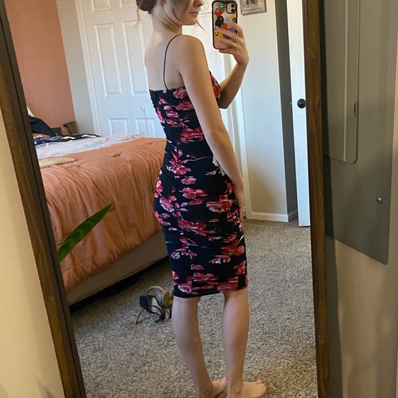 NWT Macys Bodycon Ruched Floral Dress -XXS - Picture 7 of 8